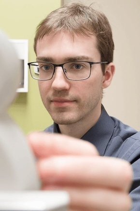 Dr. Daniel Stoikos